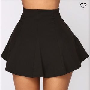 fashion nova skirt! 🖤🖤